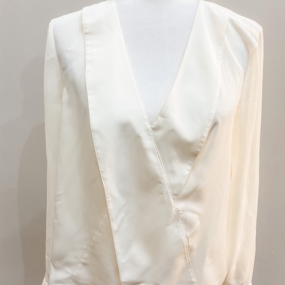 Revolve 1.State V neck Cream Blouse - Picture 3 of 9
